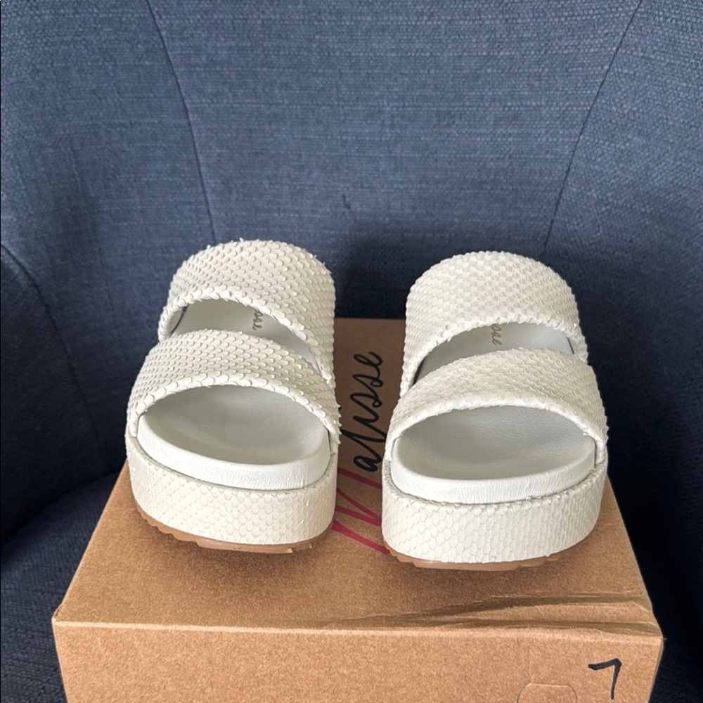 Matisse Cream Platform Shoes with Chic Design
